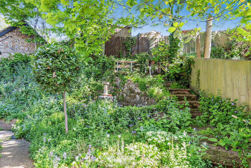 8646346-exterior0...