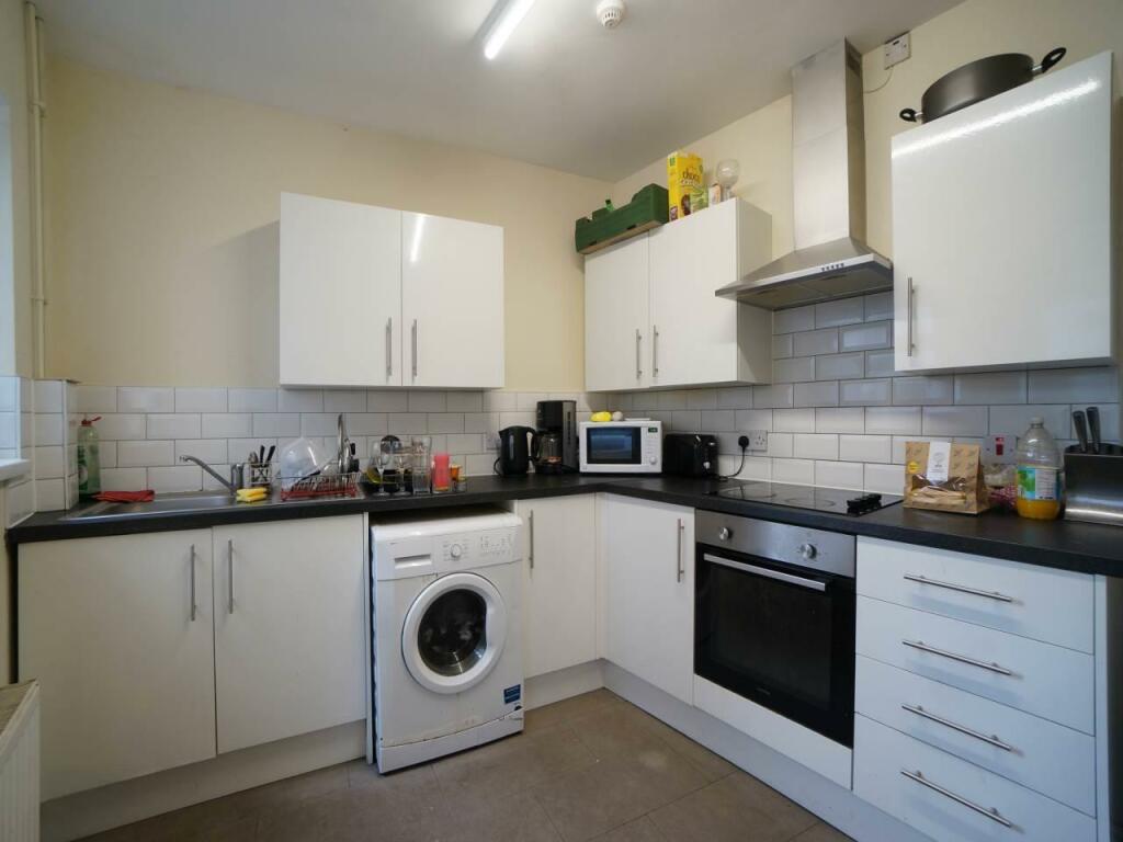 Kitchen.JPG
