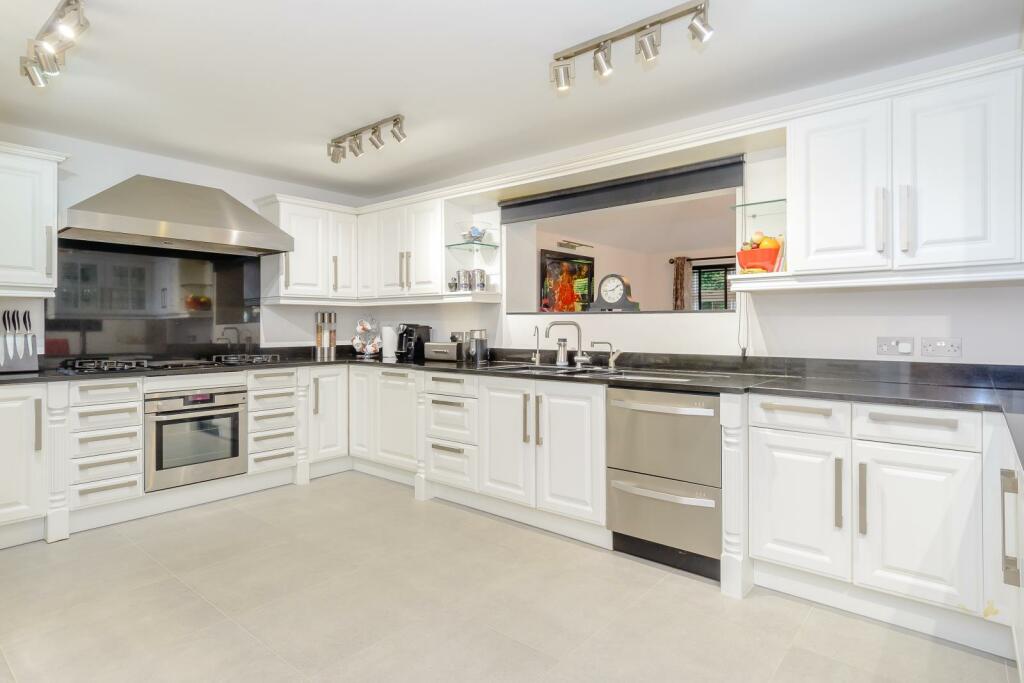 8400876-interior04-800.jpg