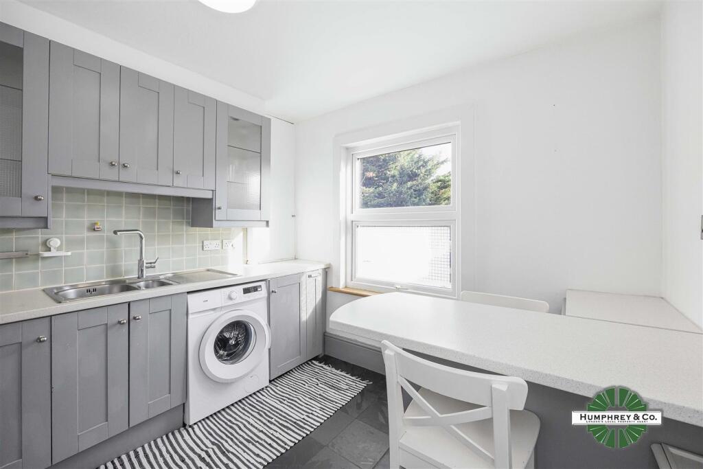 17B  Ambleside Road -005.jpg
