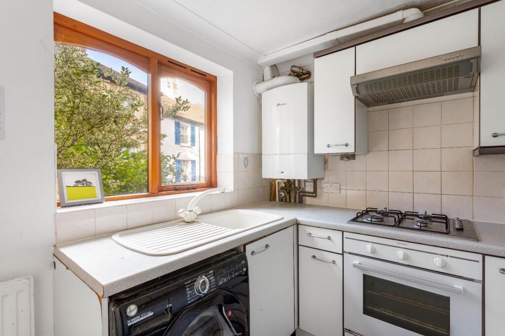 kitchen (1).jpg