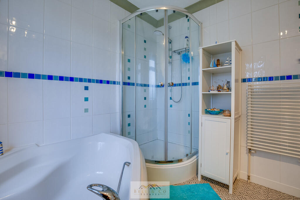 Bathroom 1.2