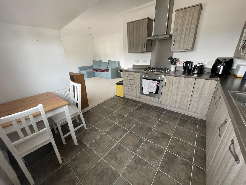 Kitchen b.JPG