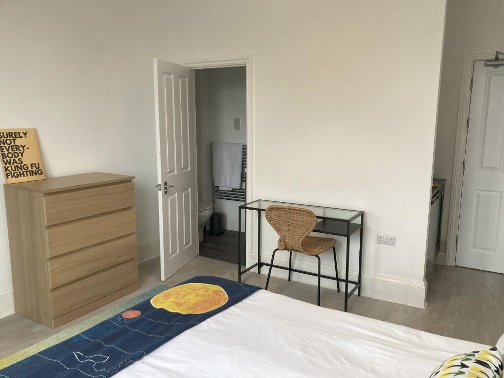 Room 3 @ £750pcm