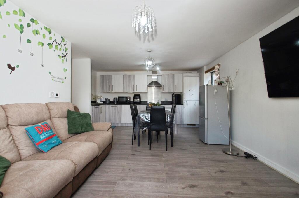 Living/Dining Area