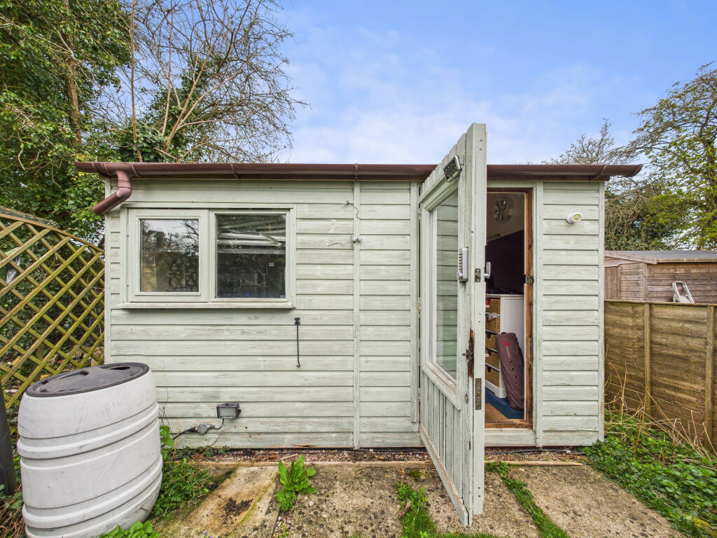 CAM01354G0-PR0467-STILL005