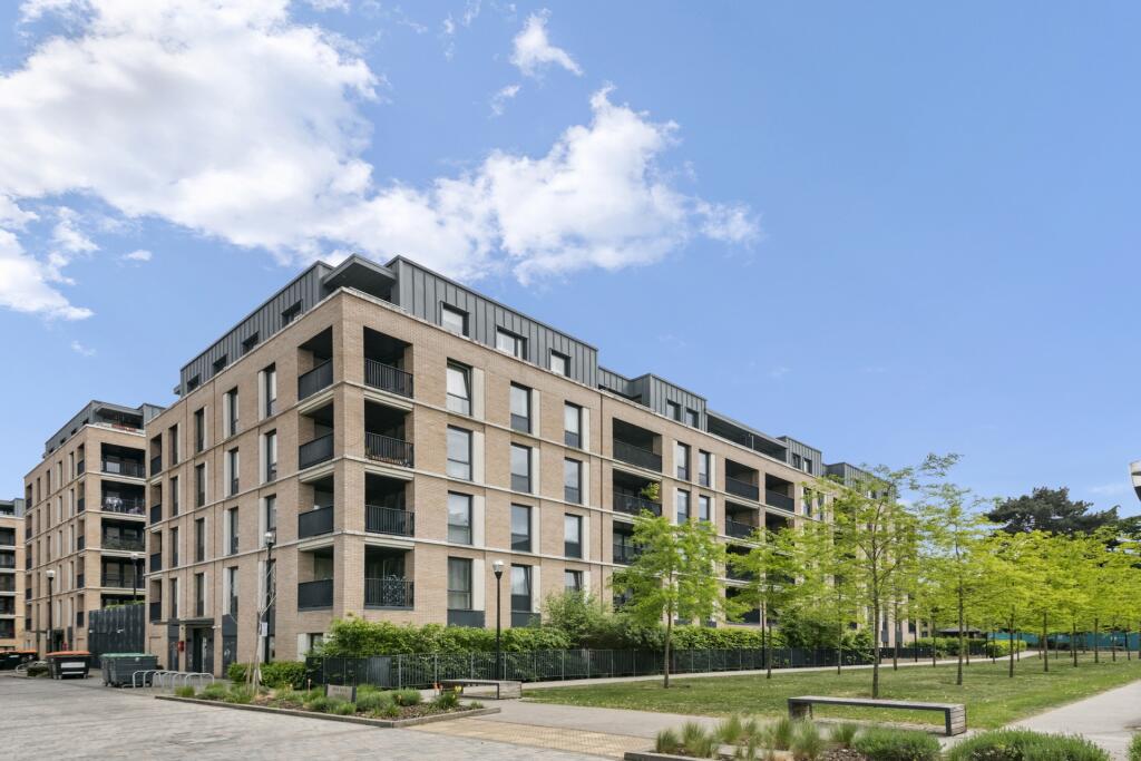 Holman Drive, Southall, UB2