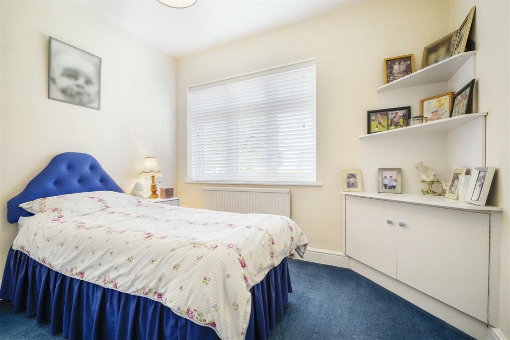 1 St. Andrews Close - SECHJVWCMkSYc828j5Ue.jpg
