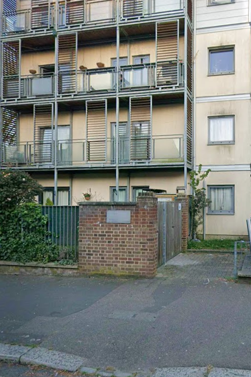 Larkhall Lane, London, SW4