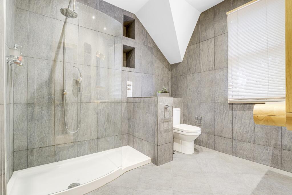 32 CASTLE B HARRY HIGH RES (3)