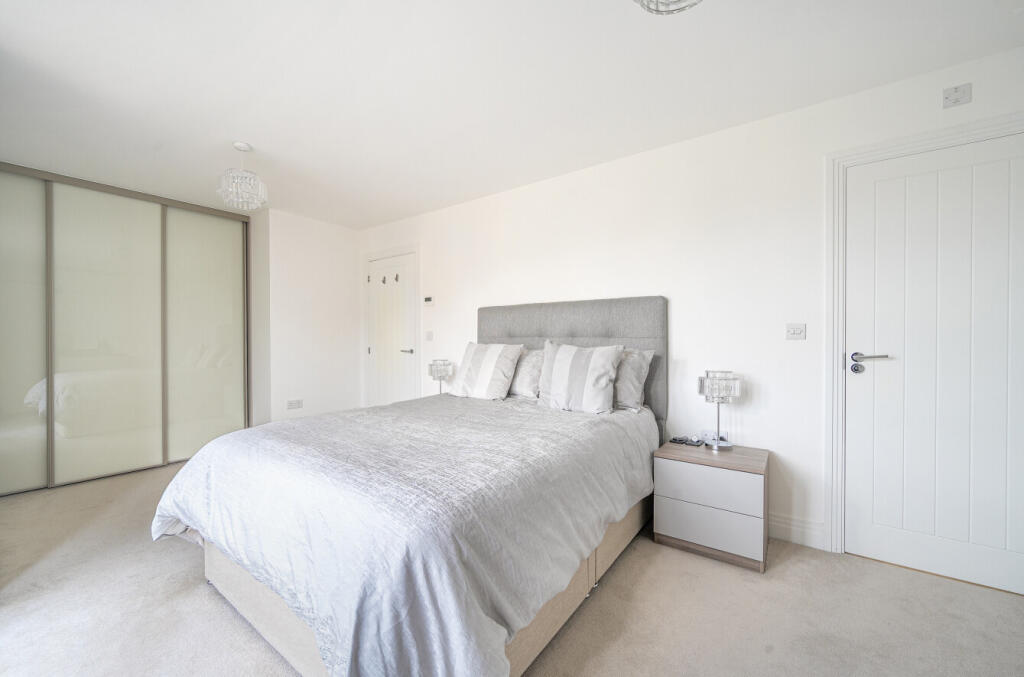 1361236-28-68ff81...