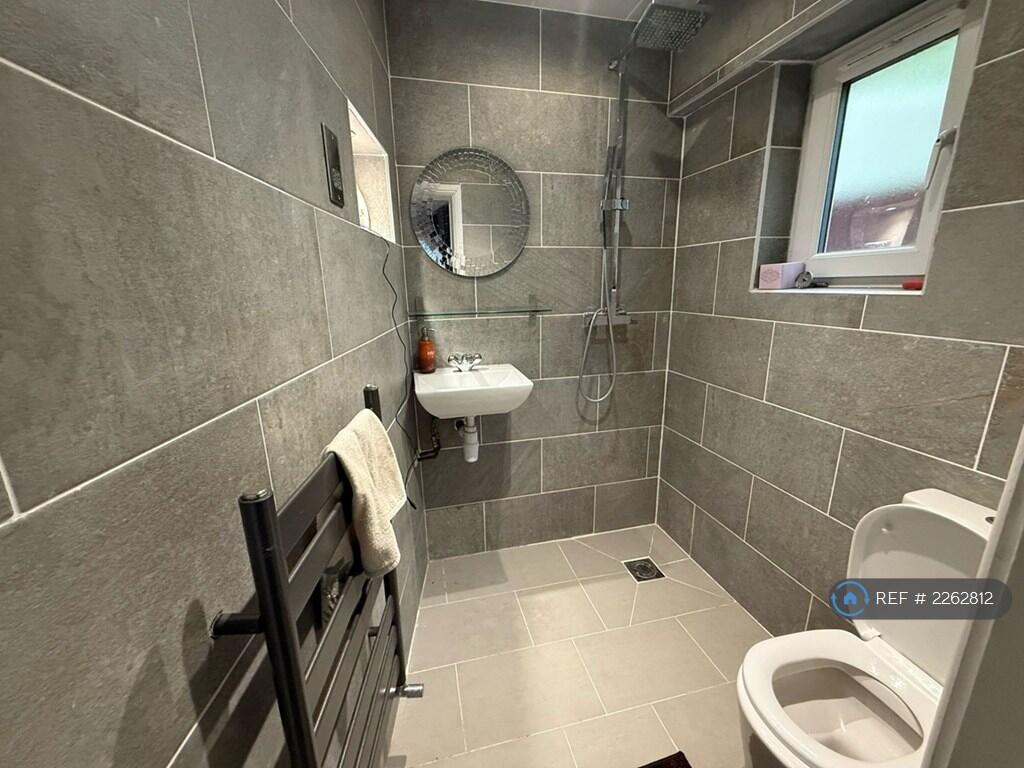 Bath Shower - Ground Floor