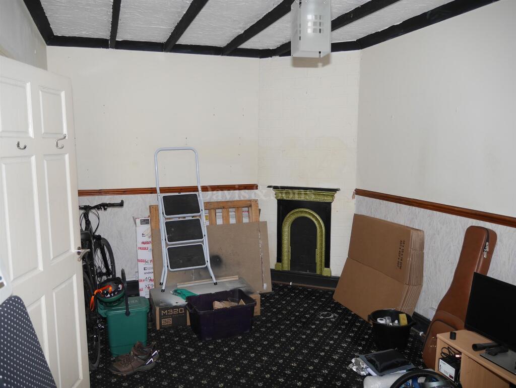 Sitting Room/Bedroom 2