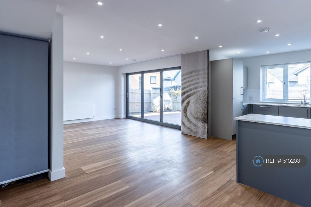 Kitchen/Dining Area