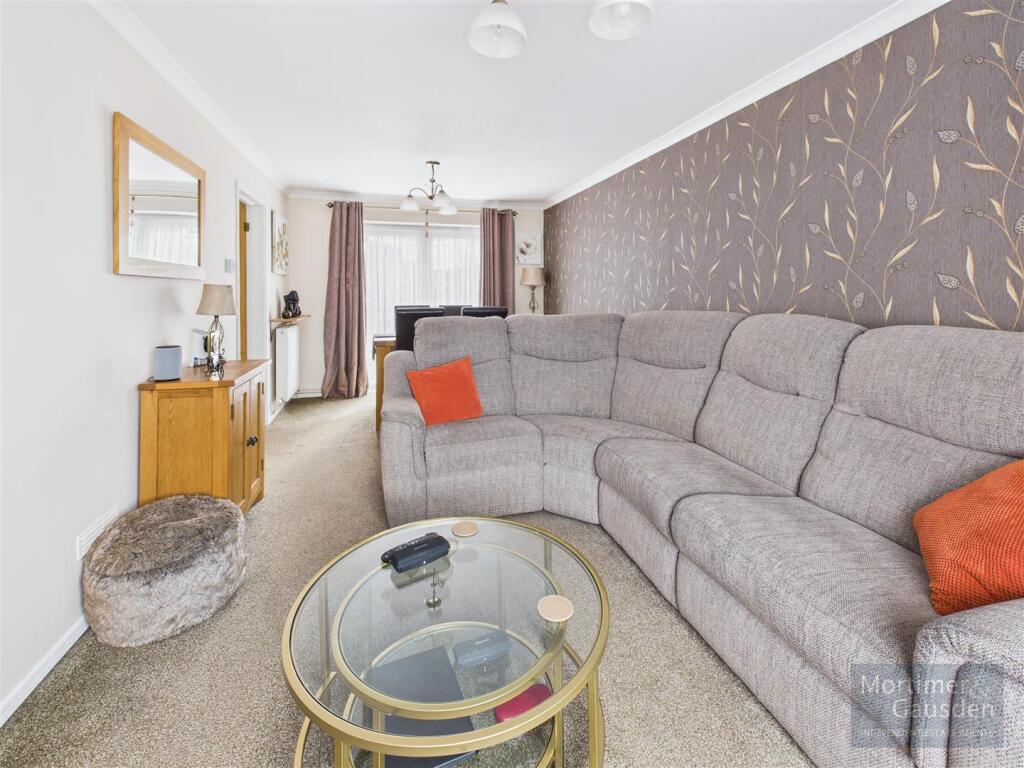 Sitting/Dining Room