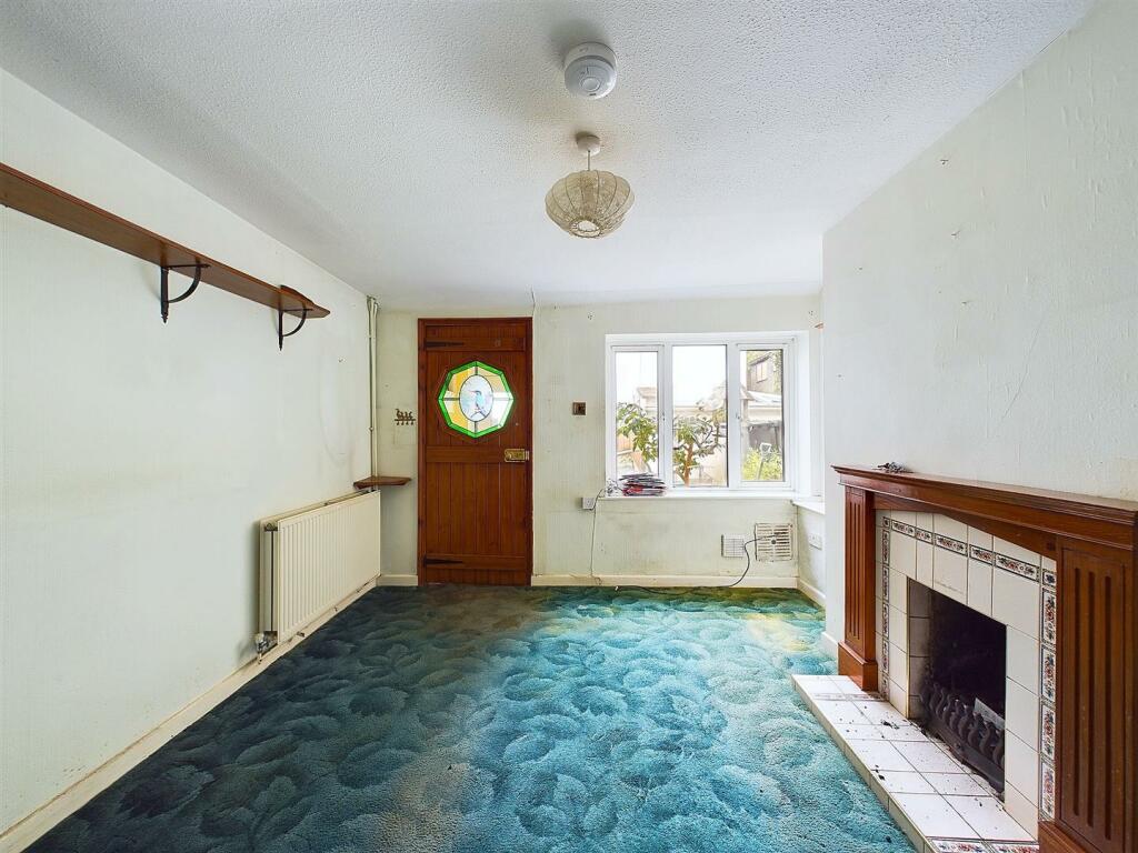 9 - Cottage for Auction, Clapton-in-Gordano.jpg