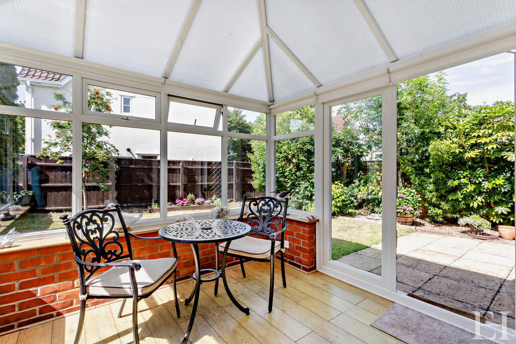 8654614-interiorW...