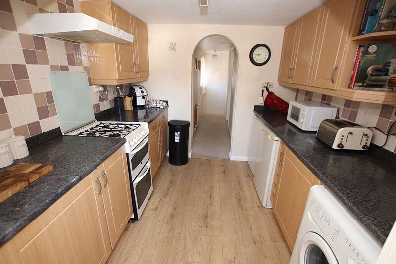 Kitchen photo 2