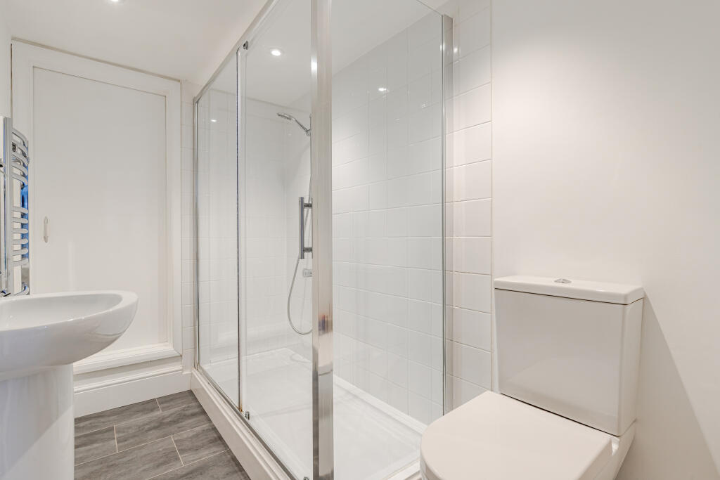 A16 - Flat 3 Whiteladies New Road Stoke Fleming - 