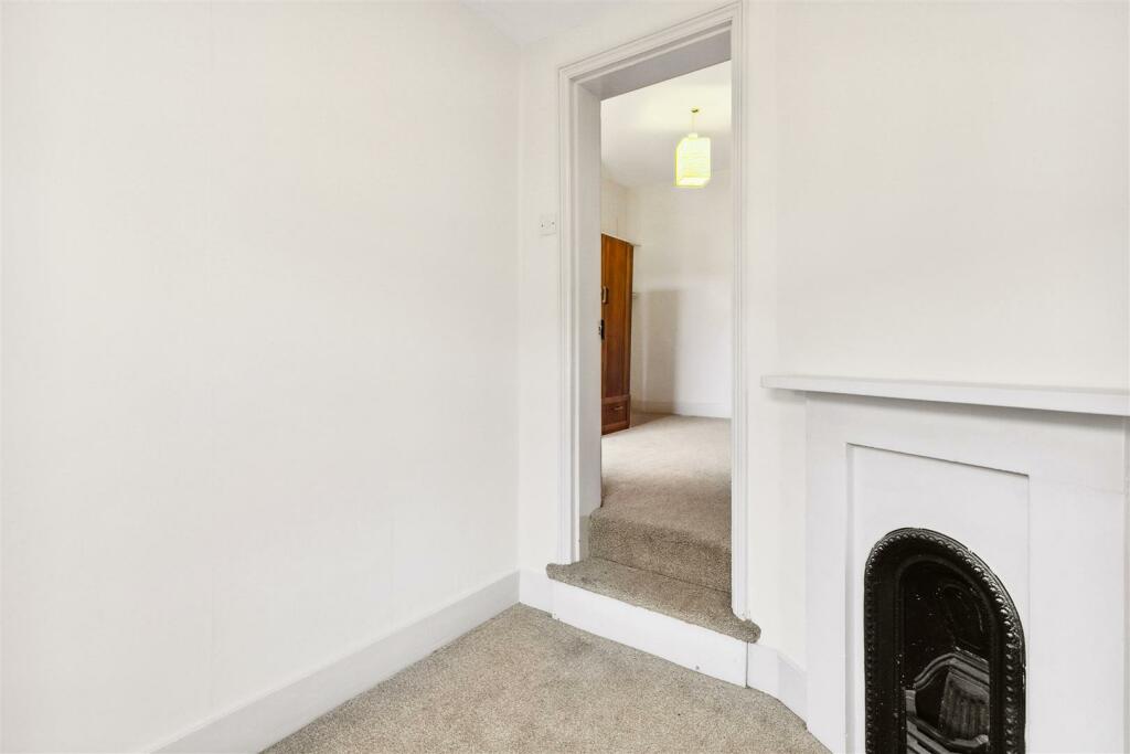 55a Strathleven Road-12.jpg