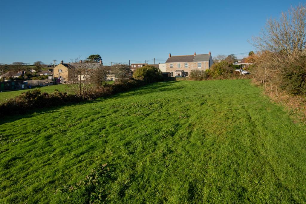 Site facing north west.jpg