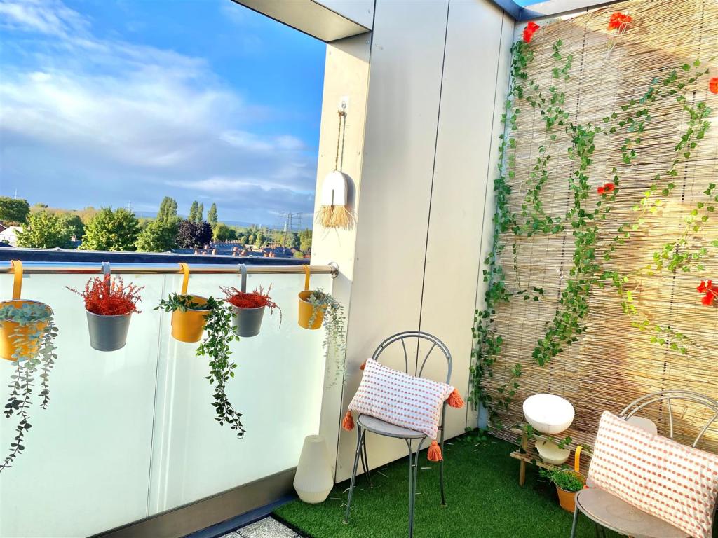 Roof Terrace 4.jpg