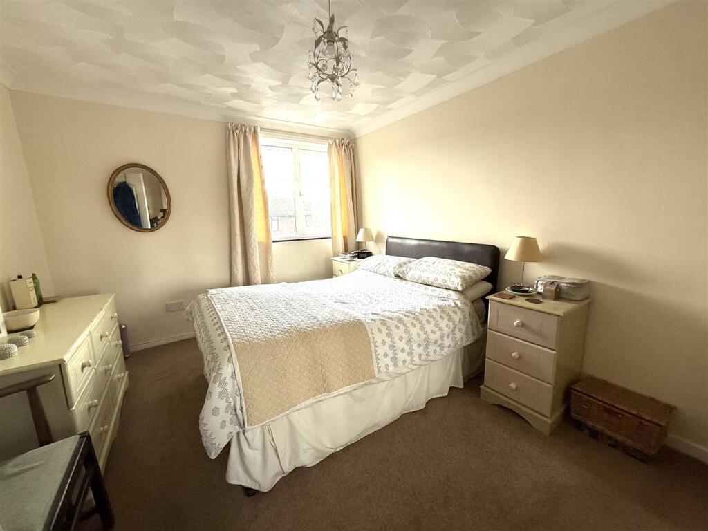 1 pine bedroom 21.jpeg