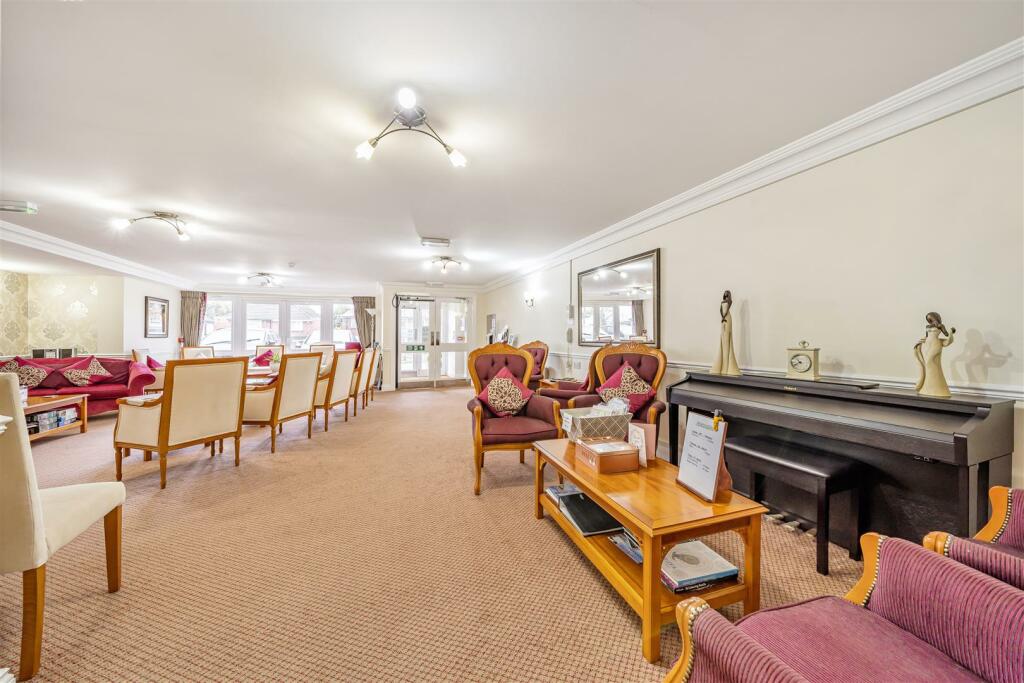 Owners Lounge (2).JPG