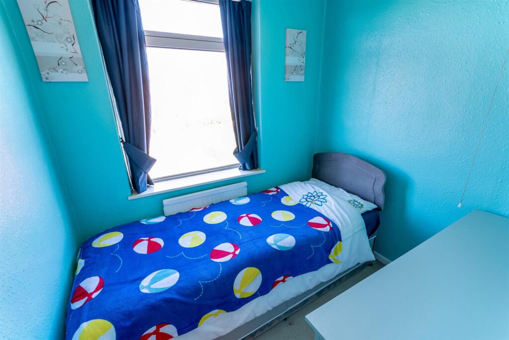 DSC_8379-Edit_bedroom.jpg