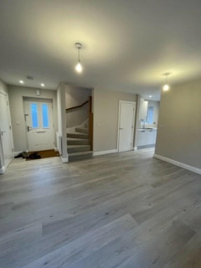 FRONT ENTRANCE/PO...