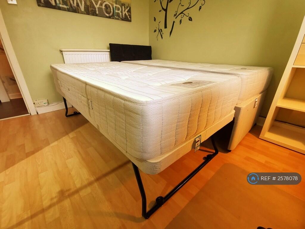 Bedroom 2 - Trundle Bed Premium Mattress