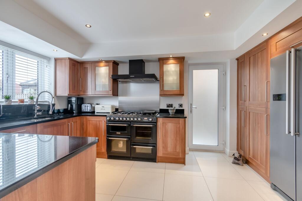 Kitchen / dining room