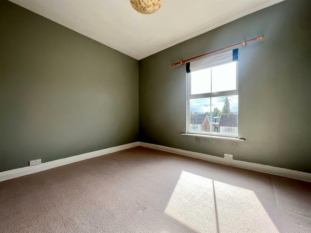USE bedroom 2 (1).jpg