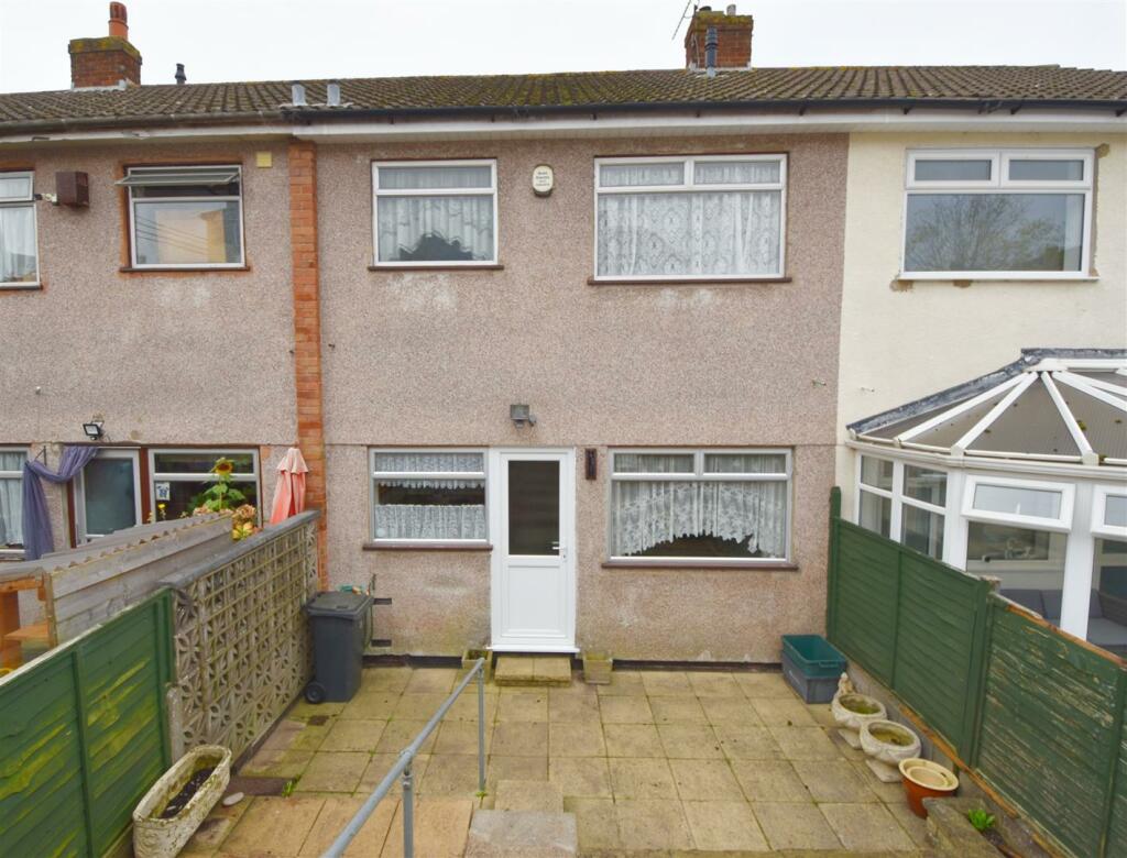 Rear view of property.jpg