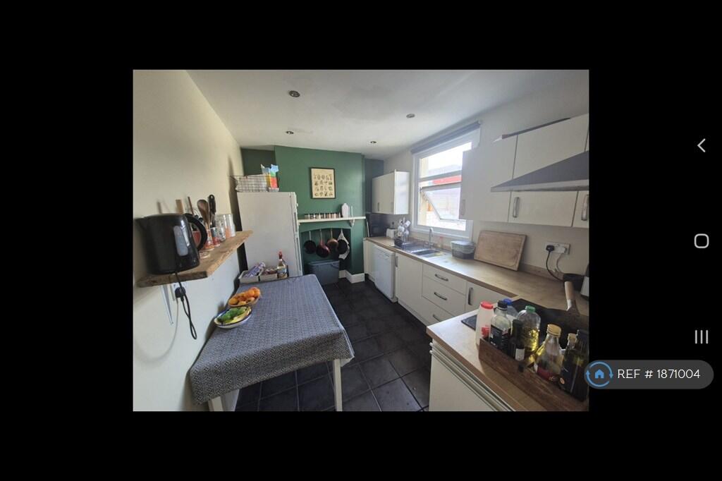 Kitchen/ Breakfast Room