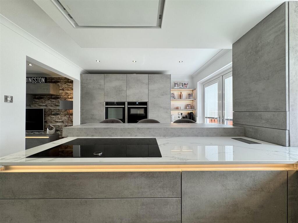 Kitchen/Dining