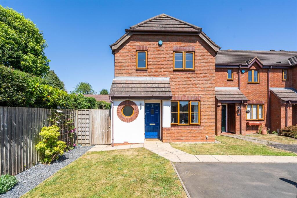 2 Enderby Close Bentley Heath_4.jpg