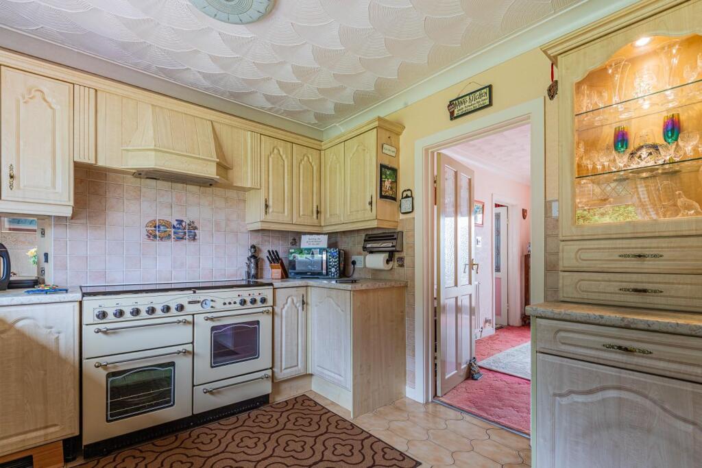 Wimbourne Crescent 14-32.jpg