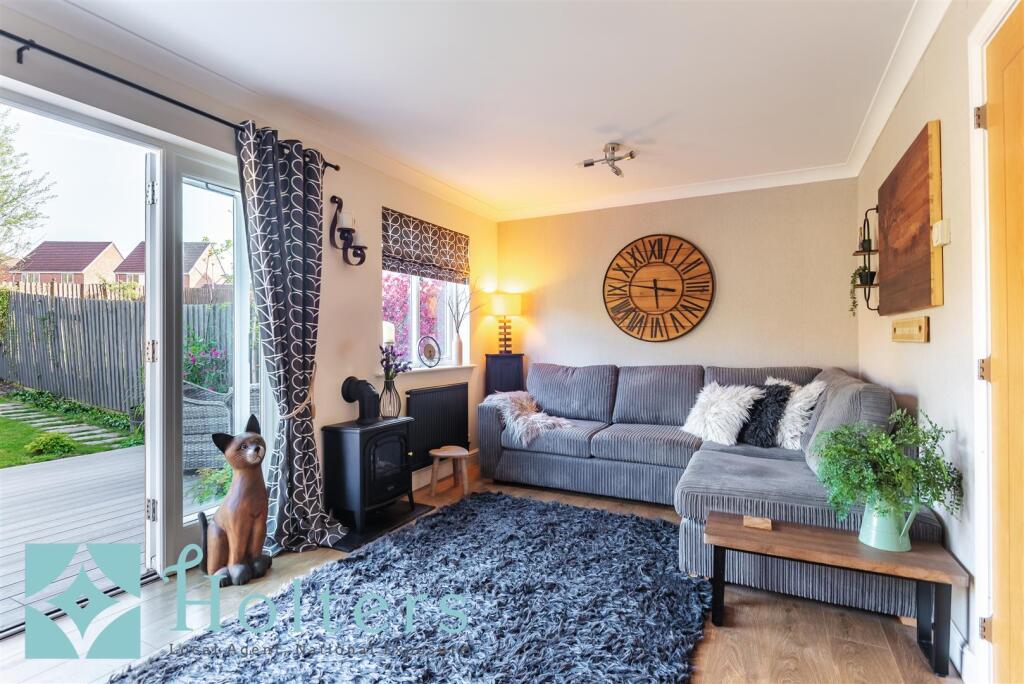 10 Camddwr Rise, Llandrindod Wells-10.jpg