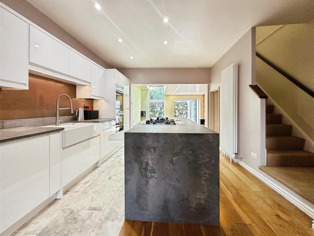 7cee15f3-1-4DB3-95FD-2186B822D55E-6201-000001A123D