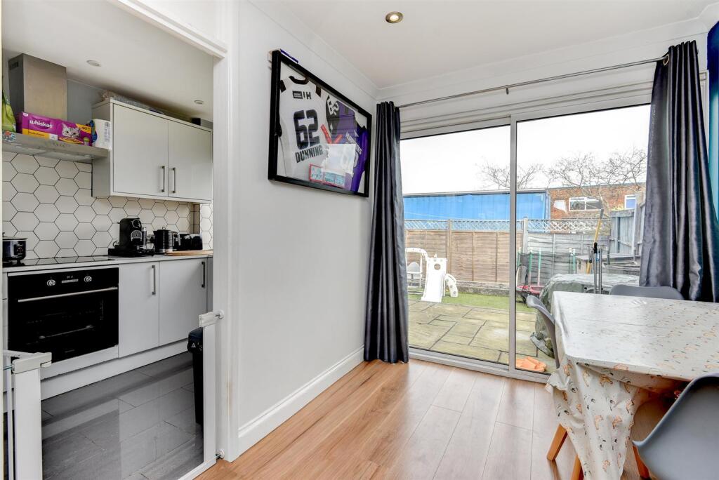 For Sale by Aspire Residential | Wolstenbury Road
