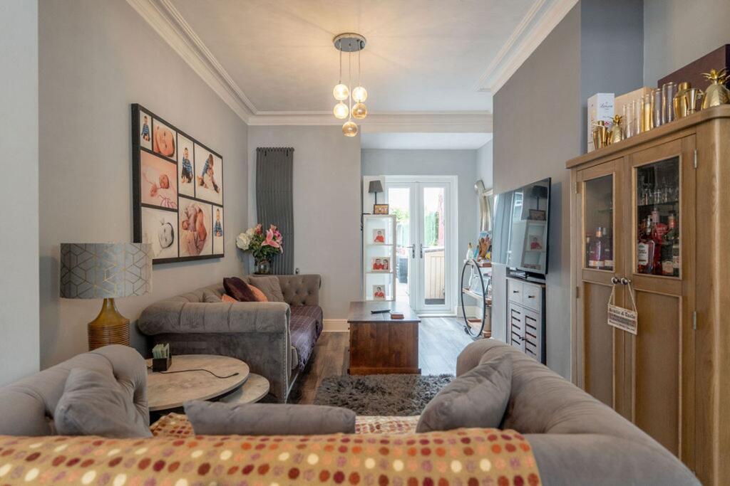 Living Room/Dining Room