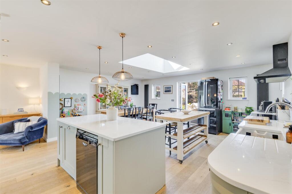 Baldock Road 72-27.jpg