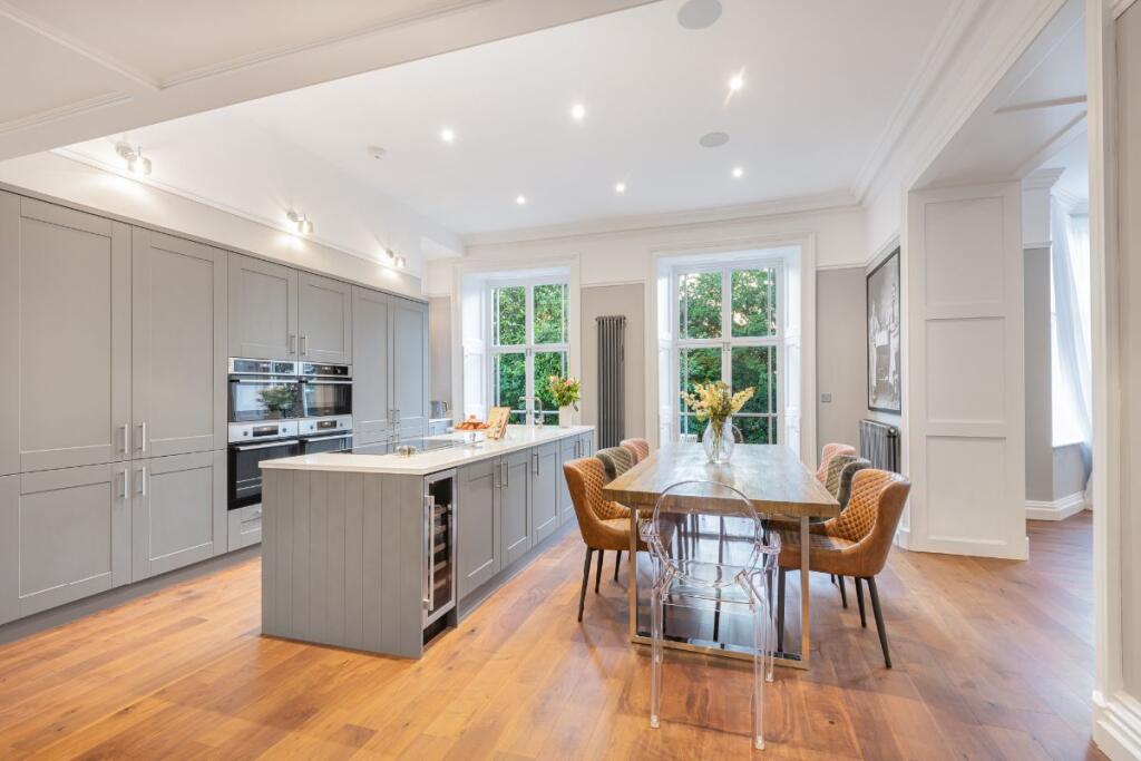 Kitchen/Dining Area