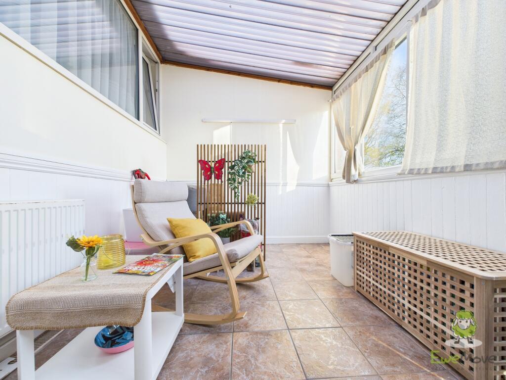 CAM01543G0-PR0124-STILL032