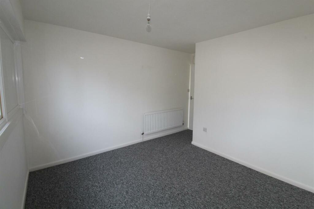 Bedroom2..JPG