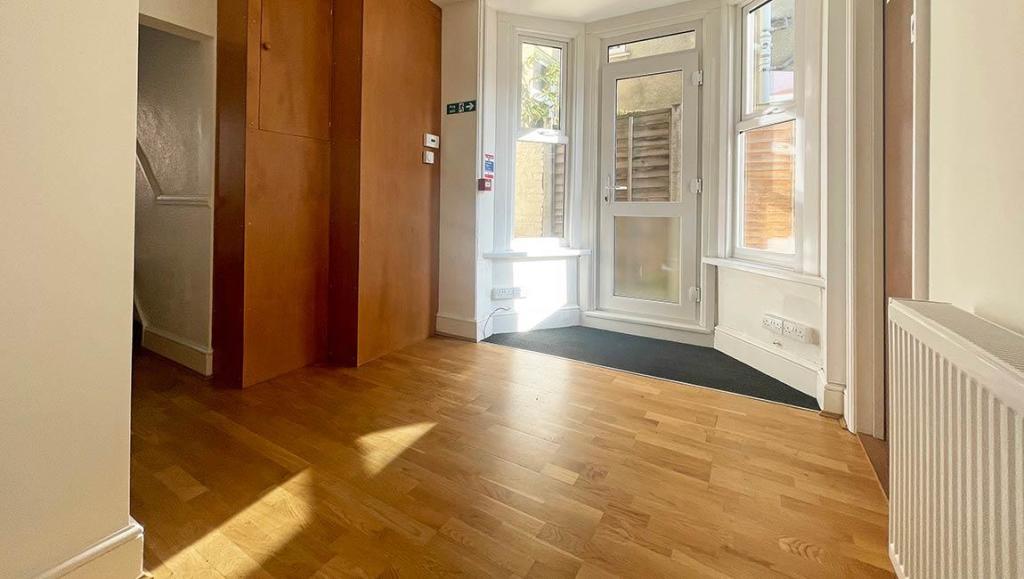 6-bed-student-house-britannia-road-north-3-portsmo