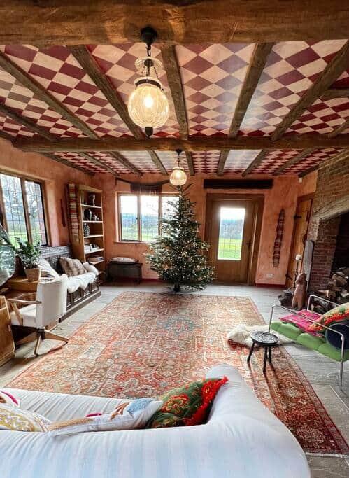 34 Large Lounge