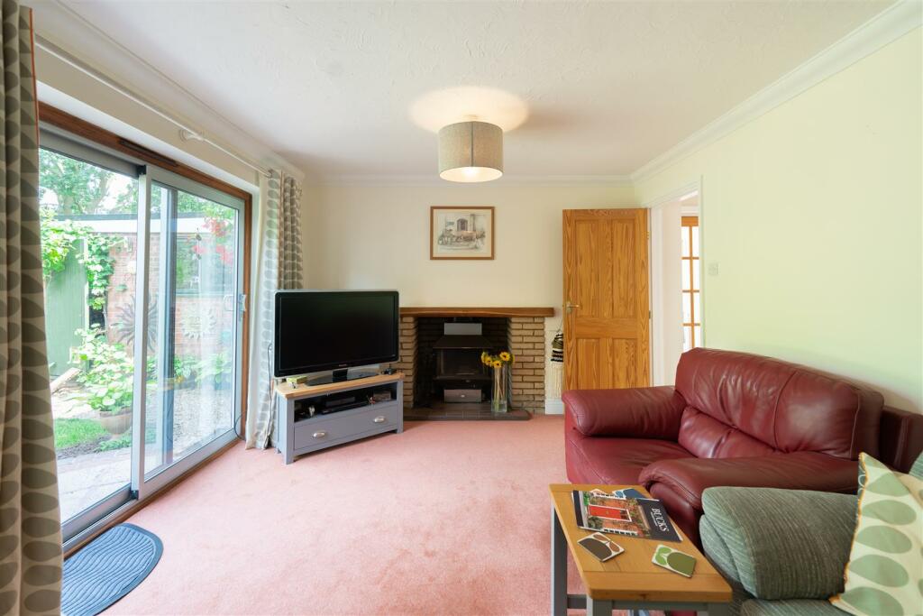 Sitting Room 1.jpg