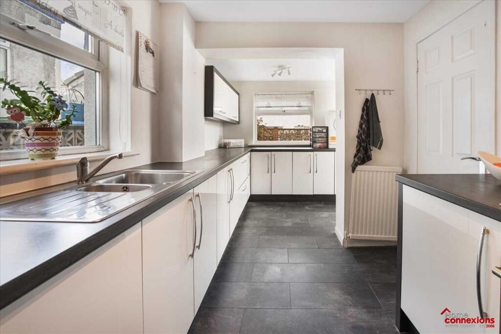 Kitchen (2)